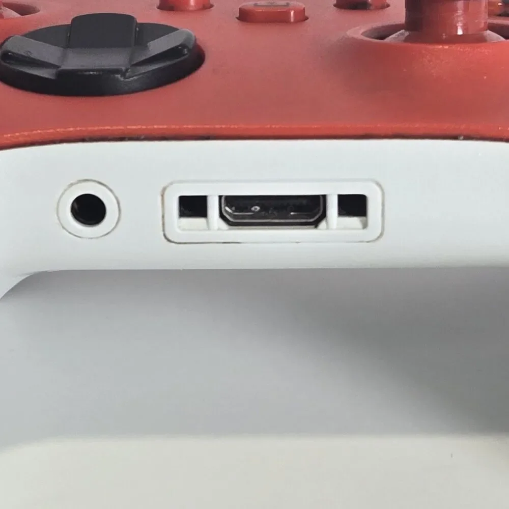Xbox Series X|S Wireless Controller Model 1914 white & Red Tested *EUC